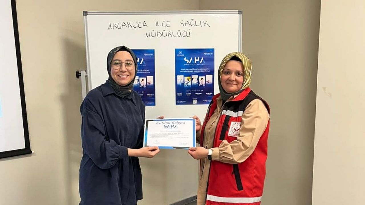 AKÇAKOCA’DA SAĞLIK ELÇİLERİ AKADEMİSİ’NDE İLK EĞİTİM GERÇEKLEŞTİRİLDİ