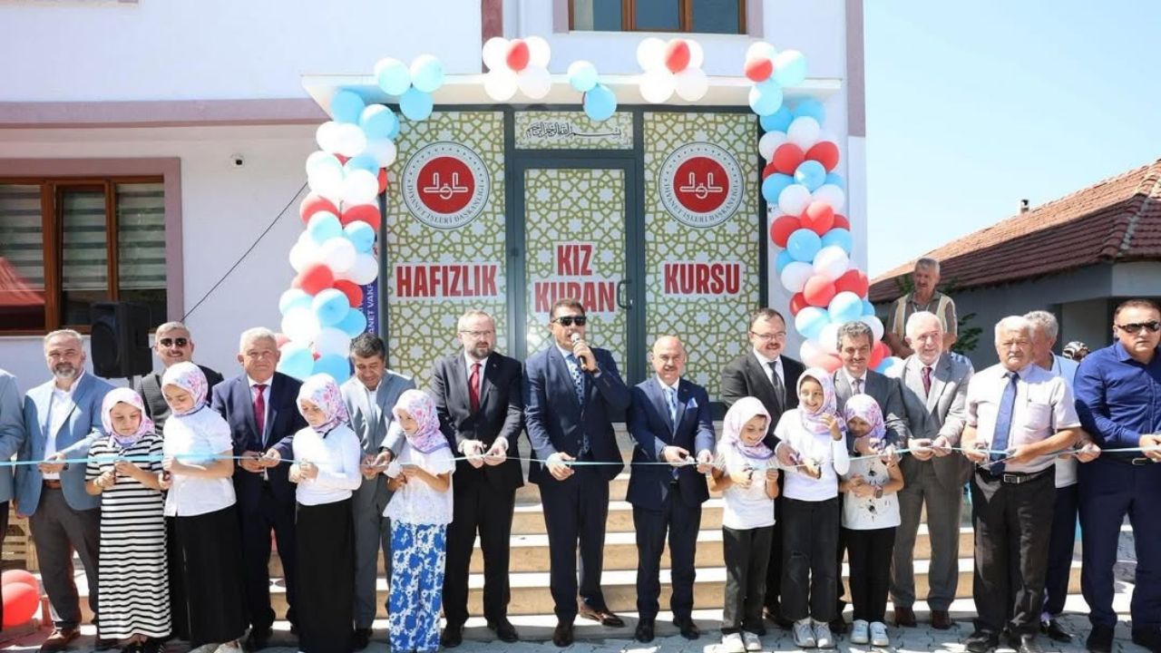 Kaynaşlı’da Hafızlık Yatılı Kız Kur’an Kursu Dualarla Açıldı
