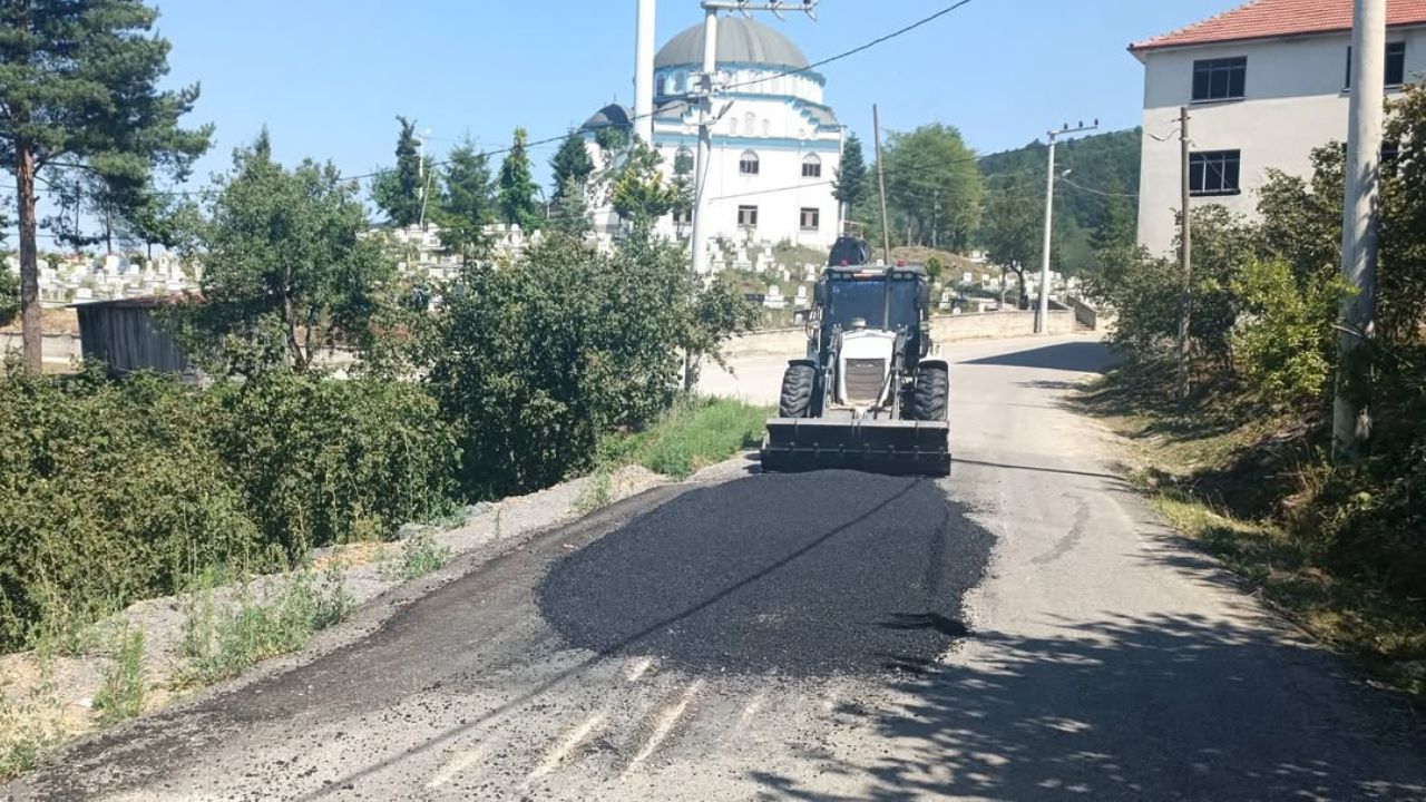 Gölyaka Saçmalıpınar Köyü’nde Asfalt Yama Çalışmaları Tamamlandı