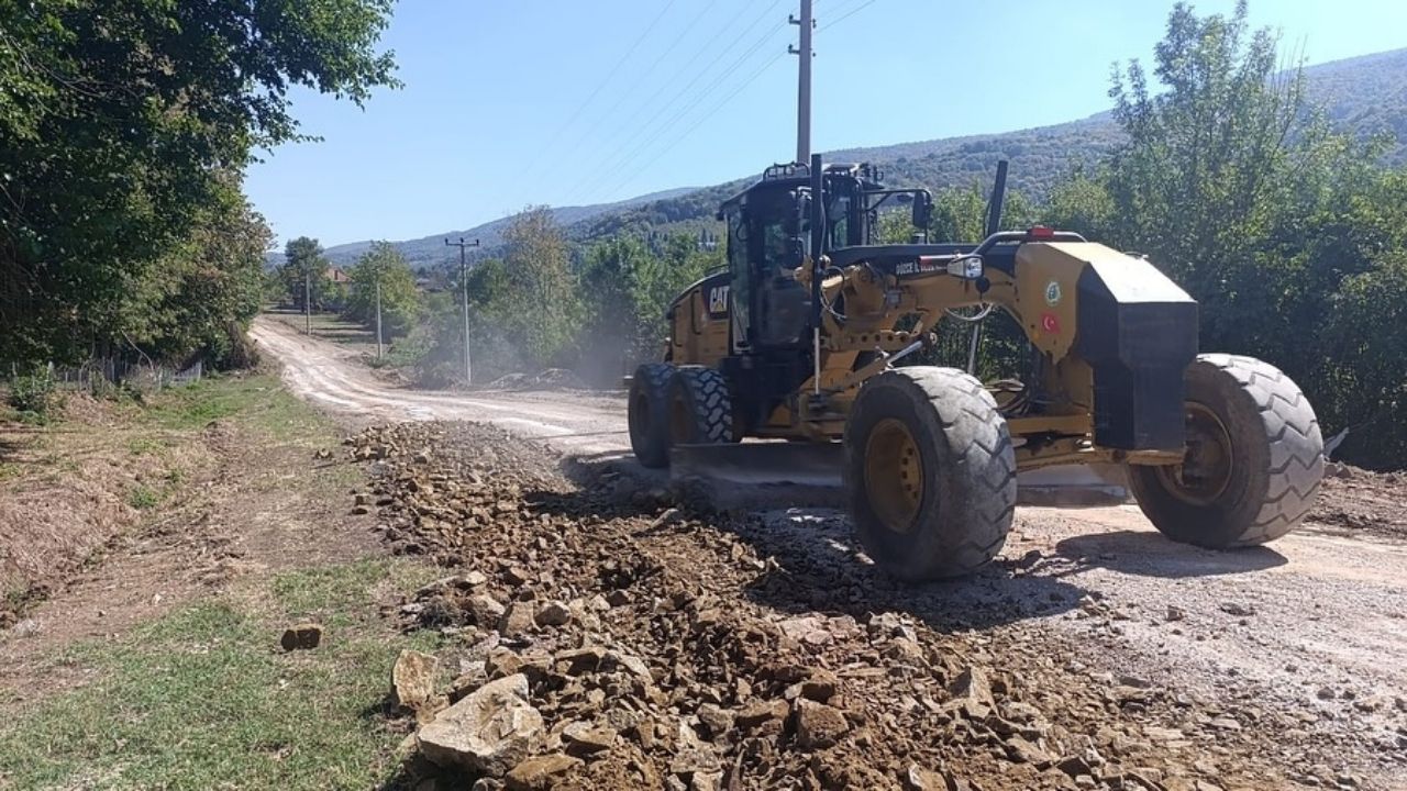 Yeşilyayla Köyü’nde Asfalt Çalışmaları Sürüyor