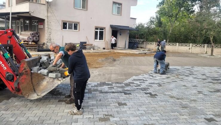Aydınpınar Köyü’nde Kilit Parke Taşı Çalışmaları Sürüyor