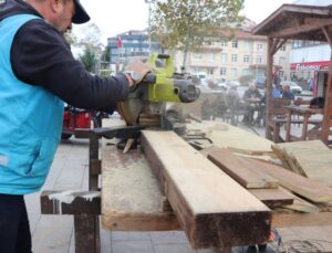 Akçakoca’da Kent Mobilyaları Bakım ve Onarım Çalışmaları Başladı