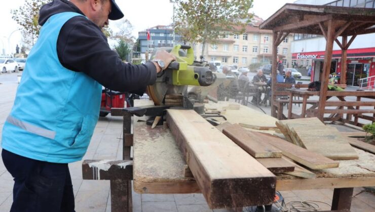 Akçakoca’da Kent Mobilyaları Bakım ve Onarım Çalışmaları Başladı