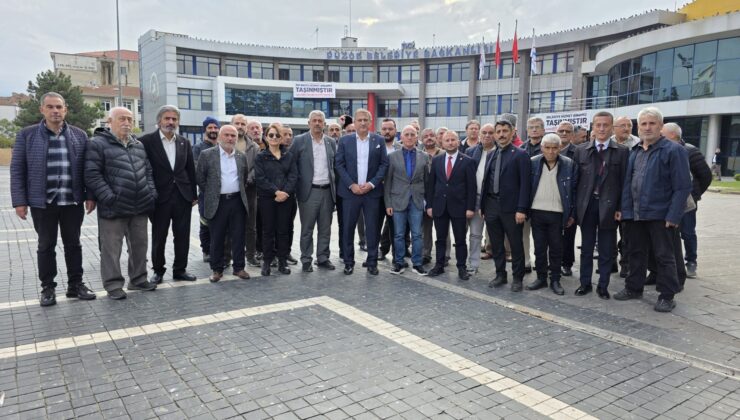 Belediye Binasının Yıkım Kararına Karşı Basın Açıklaması