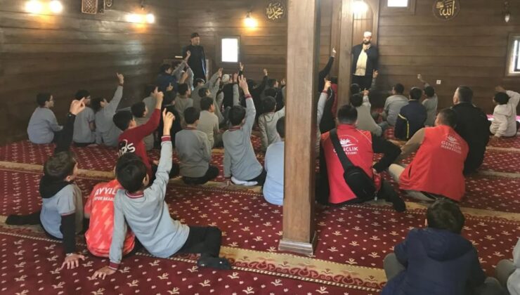 ”Benim Camim” Projesiyle Öğrenciler Tarihi Camilere Yolculuk Yaptı
