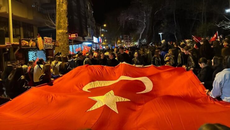 Akçakoca’da 29 Ekim Coşkusu Fener Alayı ile Zirveye Çıktı