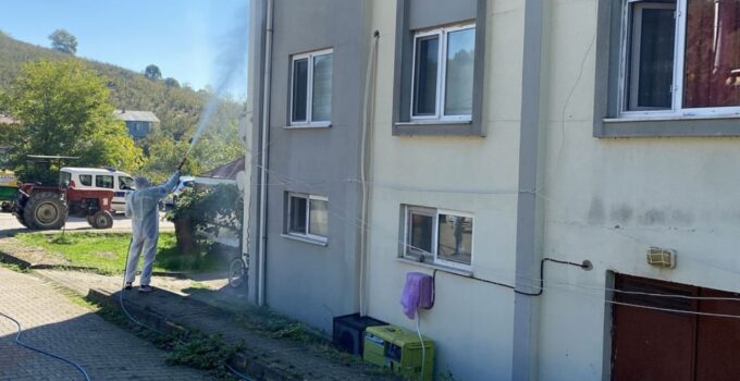 Çilimli’de Kahverengi Kokarca ile Mücadele Devam Ediyor