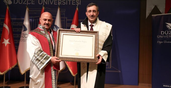 Cumhurbaşkanı Yardımcısı Cevdet Yılmaz, Düzce Üniversitesi Akademik Yıl Açılış Törenine Katıldı