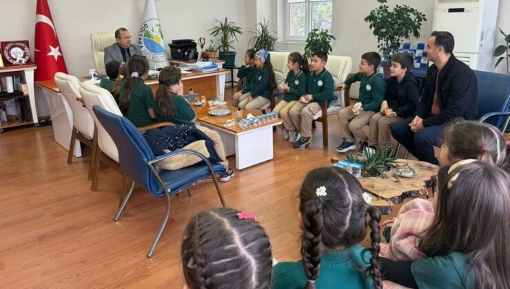 Yunus Emre İlkokulu Öğrencilerinden Cumhuriyet Bayramı Ziyareti