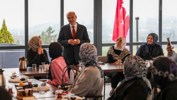 Başkan Özlü’den Düzce Üniversitesi Öğrencilerine ‘”Mesleğinizde En İyi Olun, Ülkenize Katkı Sağlayın”