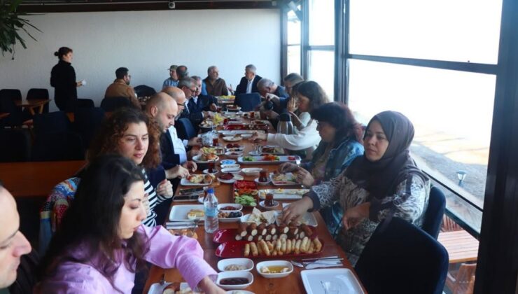 Akçakoca’da Emekliler ve Memurlar Lokali Hizmete Açıldı