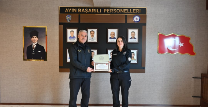 Düzce’de Kasım Ayının Başarılı Polisleri Ödüllerini Aldı