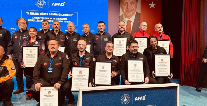 Düzce İl Milli Eğitim Müdürlüğü AKUB Ekibi, AFAD’dan Akreditasyon Sertifikasını Aldı