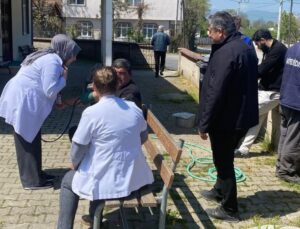 Hacıkadirler Köyü’nde Vatandaşlara Sağlık Taraması Yapıldı